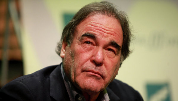 
Oliver Stone critique la politique US envers la Russie